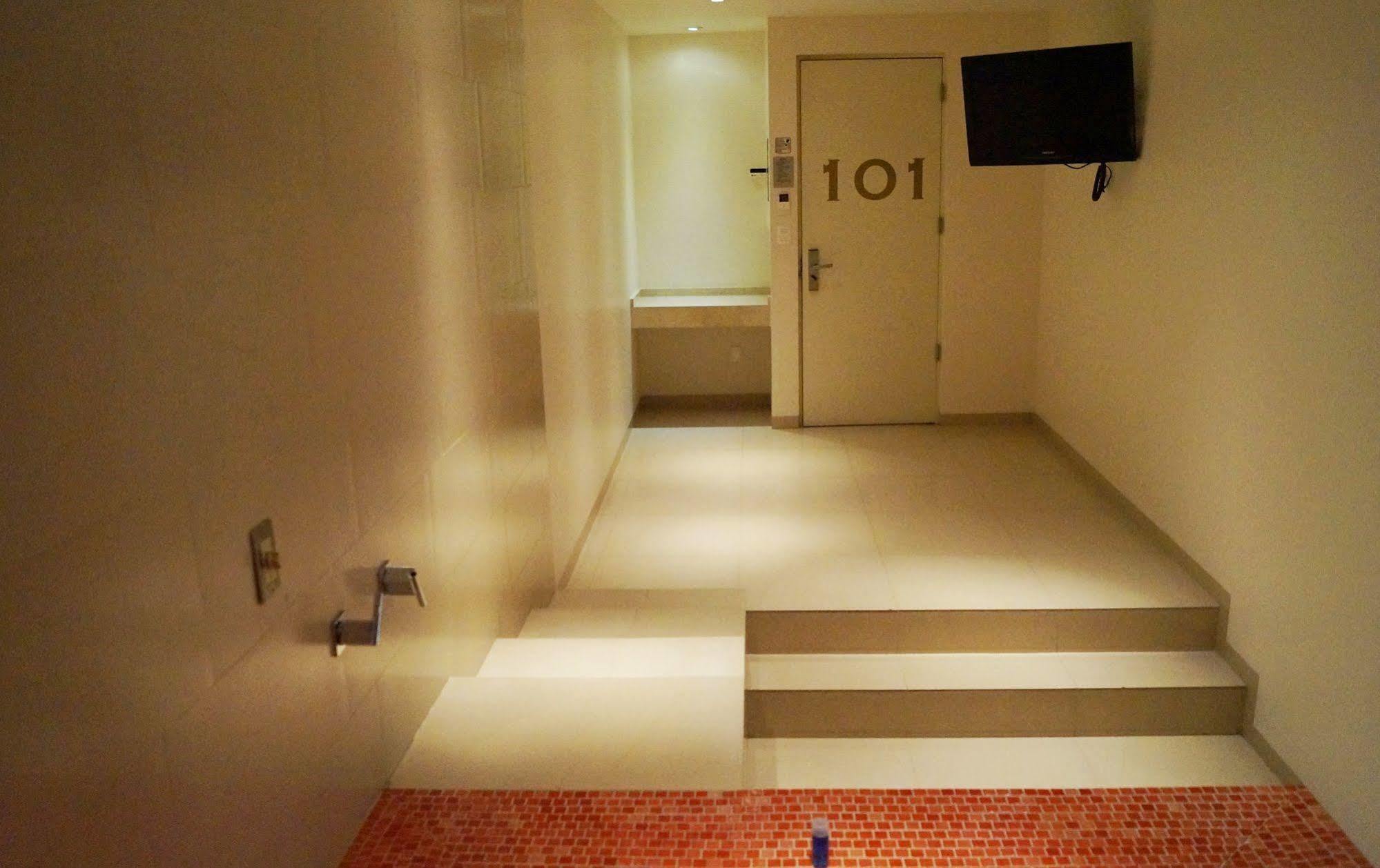 Love Hotel Kron Mexico City Ngoại thất bức ảnh